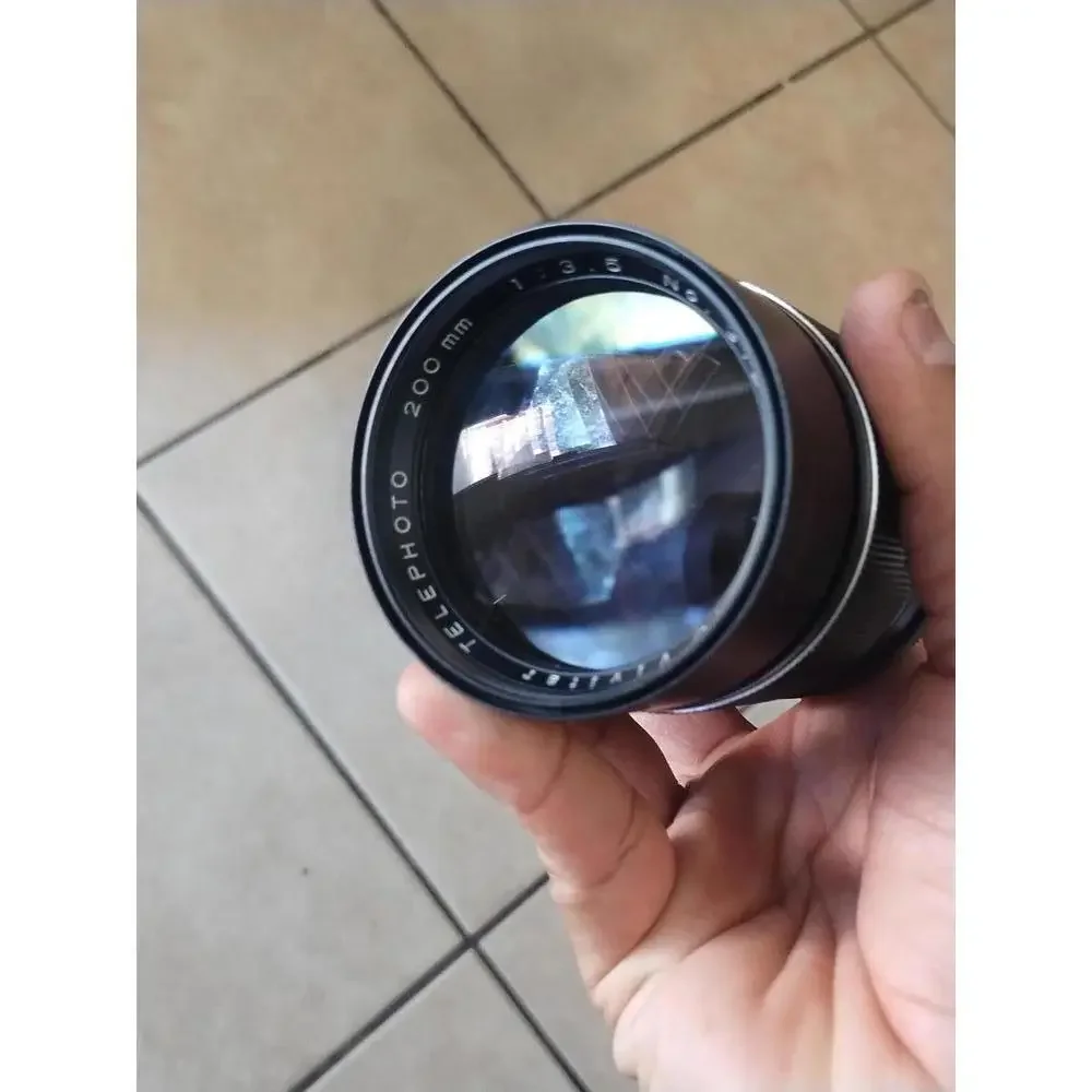 Vivitar 200mm‎ 1:3.5 f3.5 AUTO TELEPHOTO lens